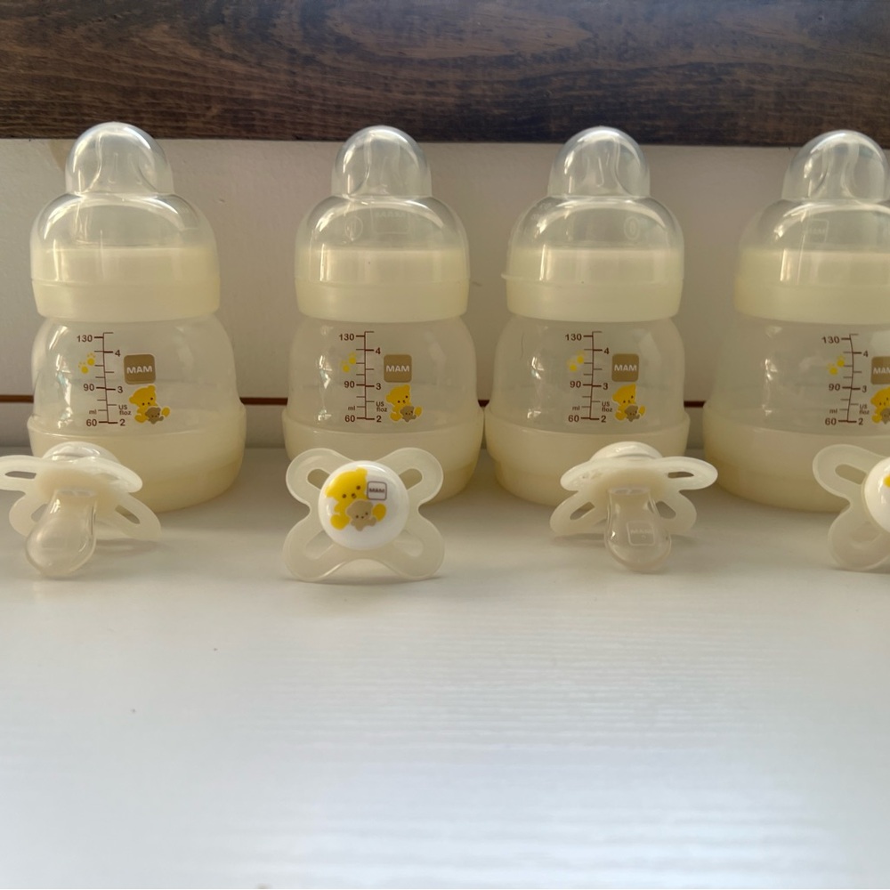 MAM easy start anti-colic bottles (4) newborn pacifiers (4)